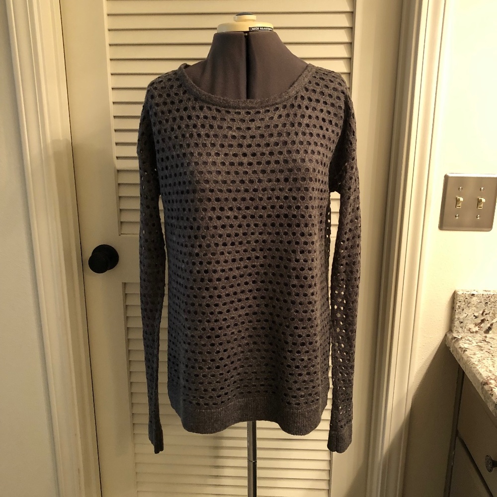 The Limited Outback Red Gray Lined Sweater Size Medium